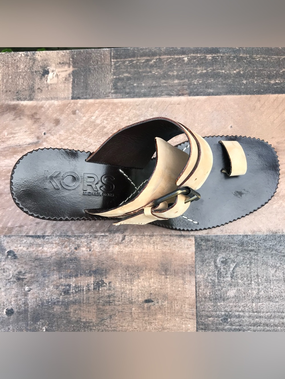 MICHAEL KORS 7 Suede Buckle Toe Loop Stacked Heel Embossed Leather Mule Sandals - Picture 15 of 16